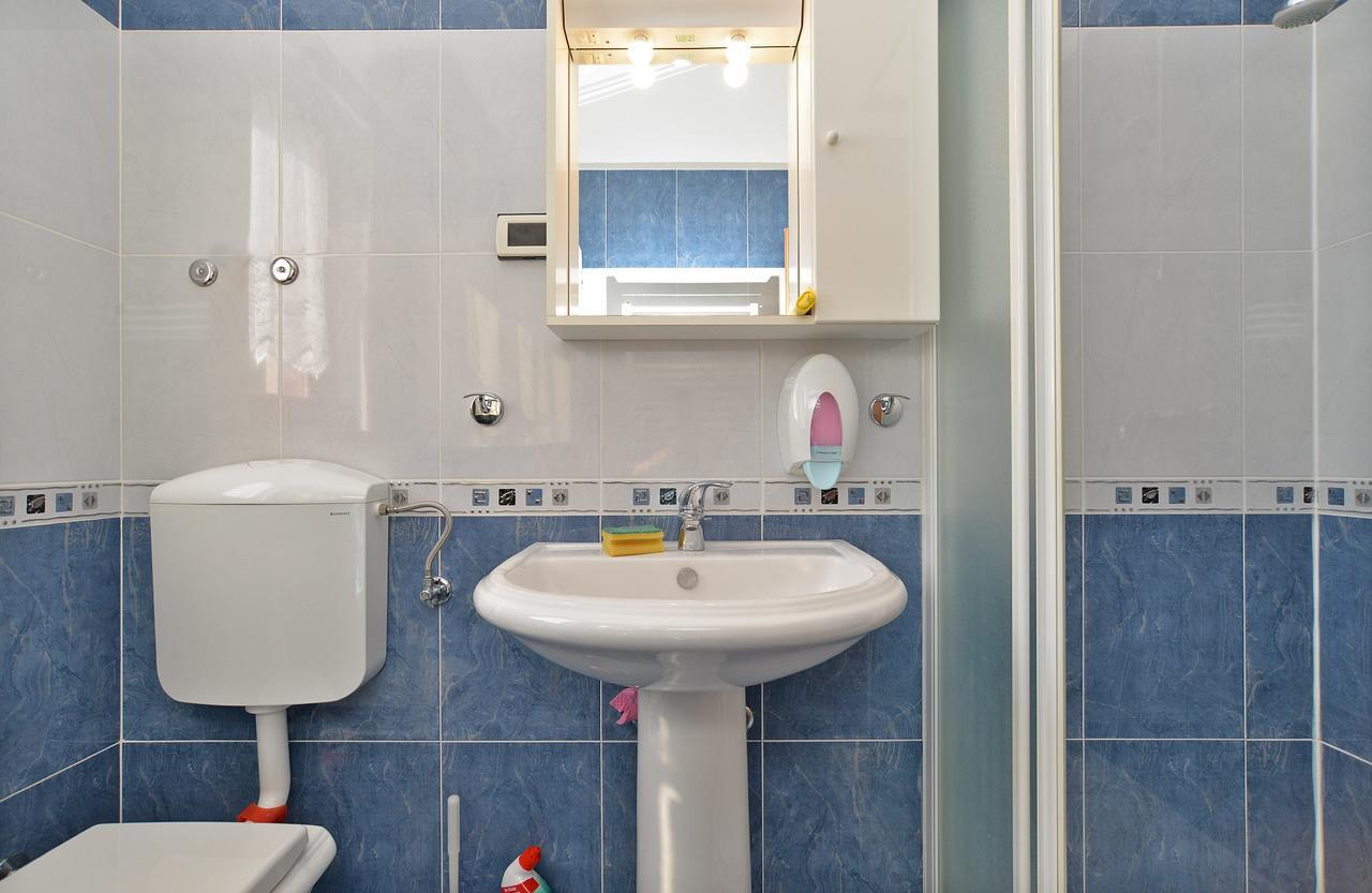 Apartment Ljiljana 1553 Novigrad Istria Buitenkant foto